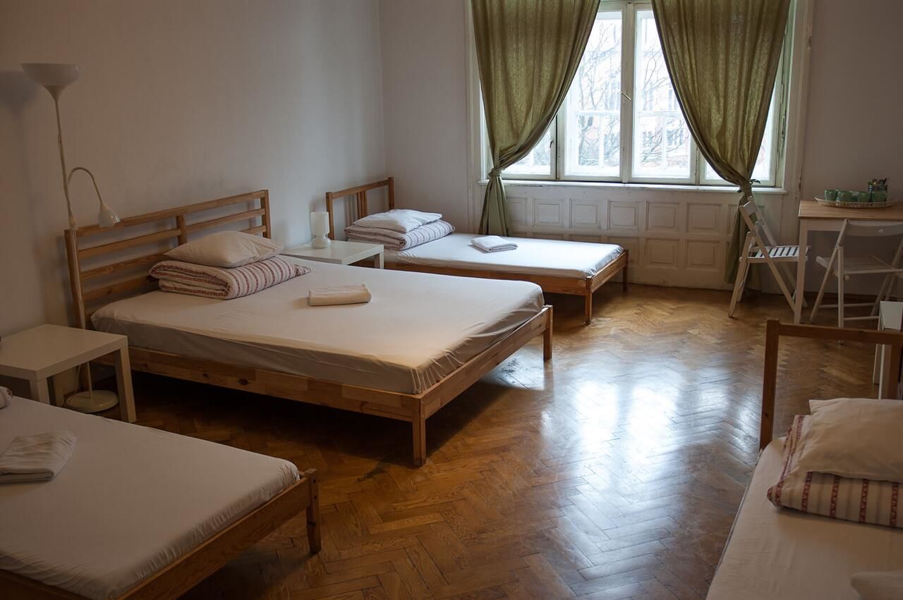 Хостелы Trzy Kafki Private Rooms Краков-22