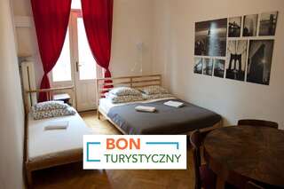 Хостелы Trzy Kafki Private Rooms Краков-0