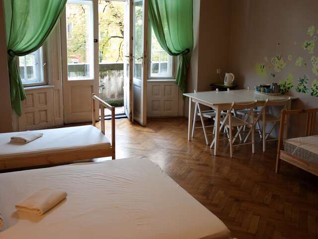 Хостелы Trzy Kafki Private Rooms Краков-32